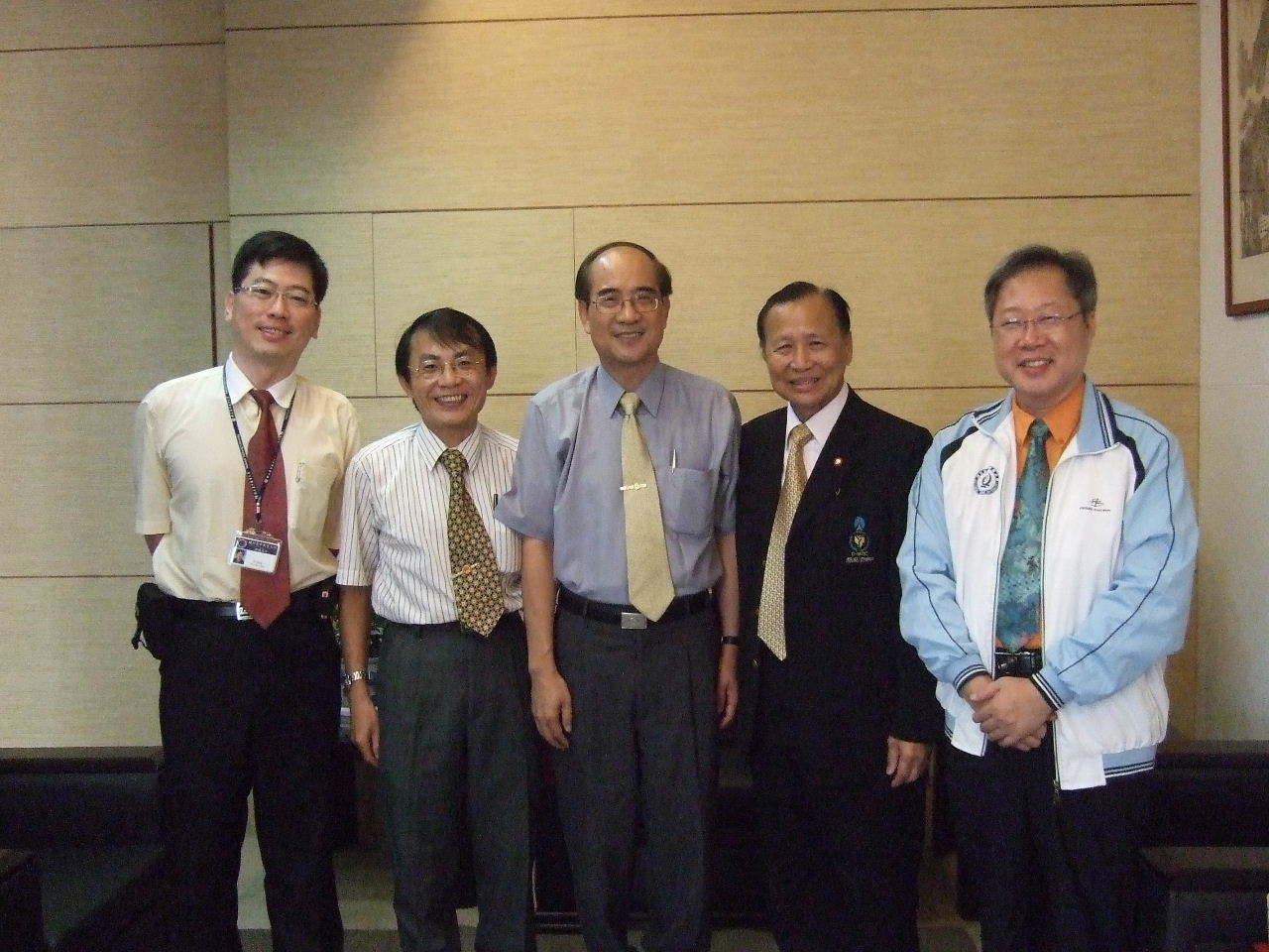 Photo 01｜2010/09/28｜Dr. Krasae 訪問國立臺中教育大學